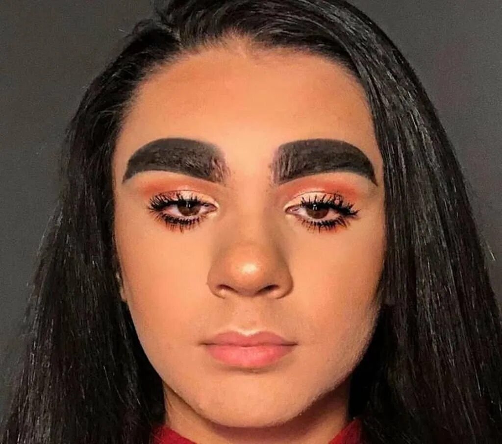 Ужасные брови. Толстые брови. Самые страшные брови. Брови прикол. Смешные брови у девушек.