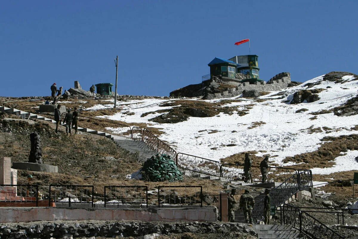 China India border. India China border 2020. Граница Индии и Китая в Гималаях.