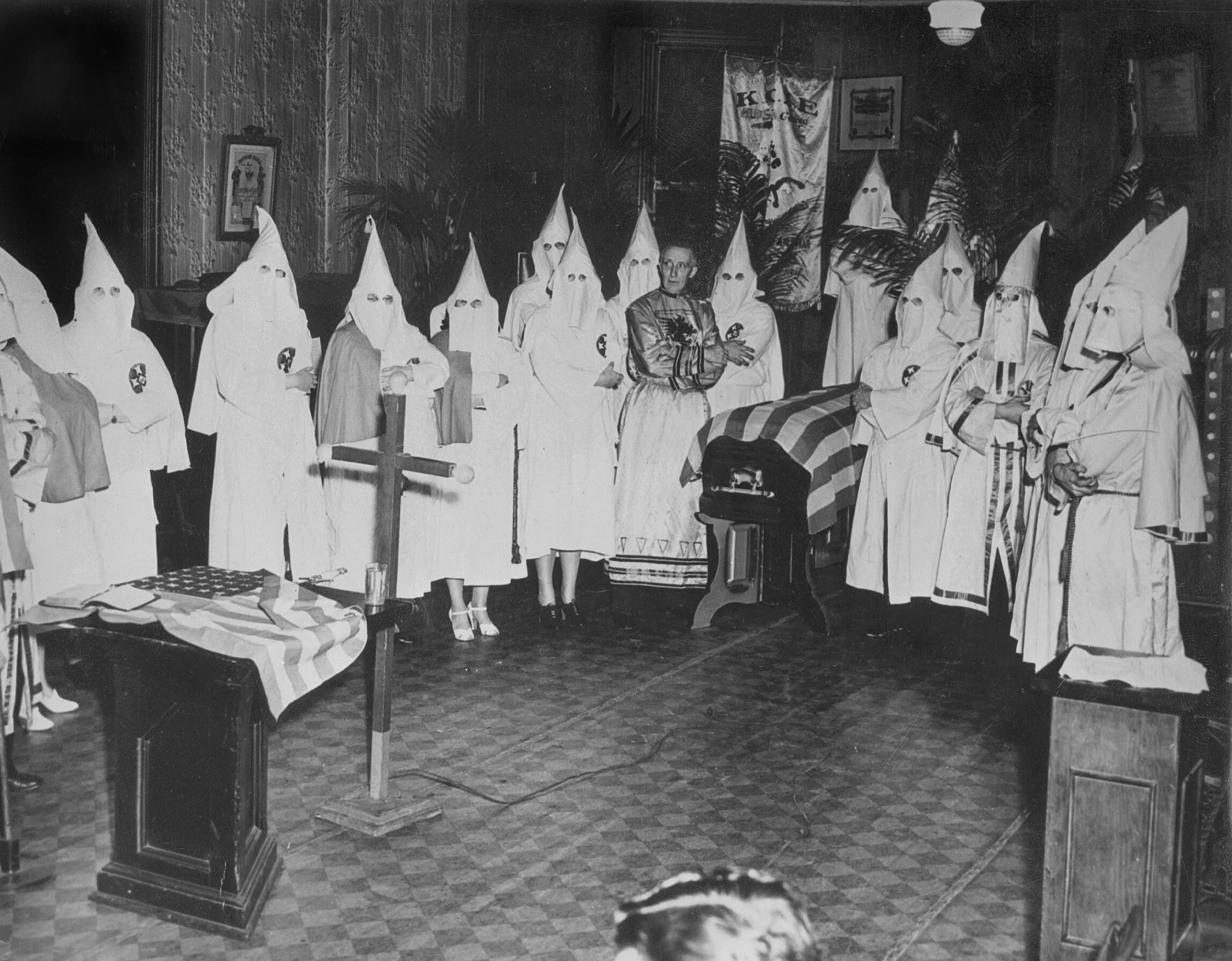 Семана санта ку-клукс клан. Экстремистское движение ку клукс клан. Экстремистское движение ку клукс клан. Экстремистское движение ку клукс клан. Третий клан ку клукс клан.