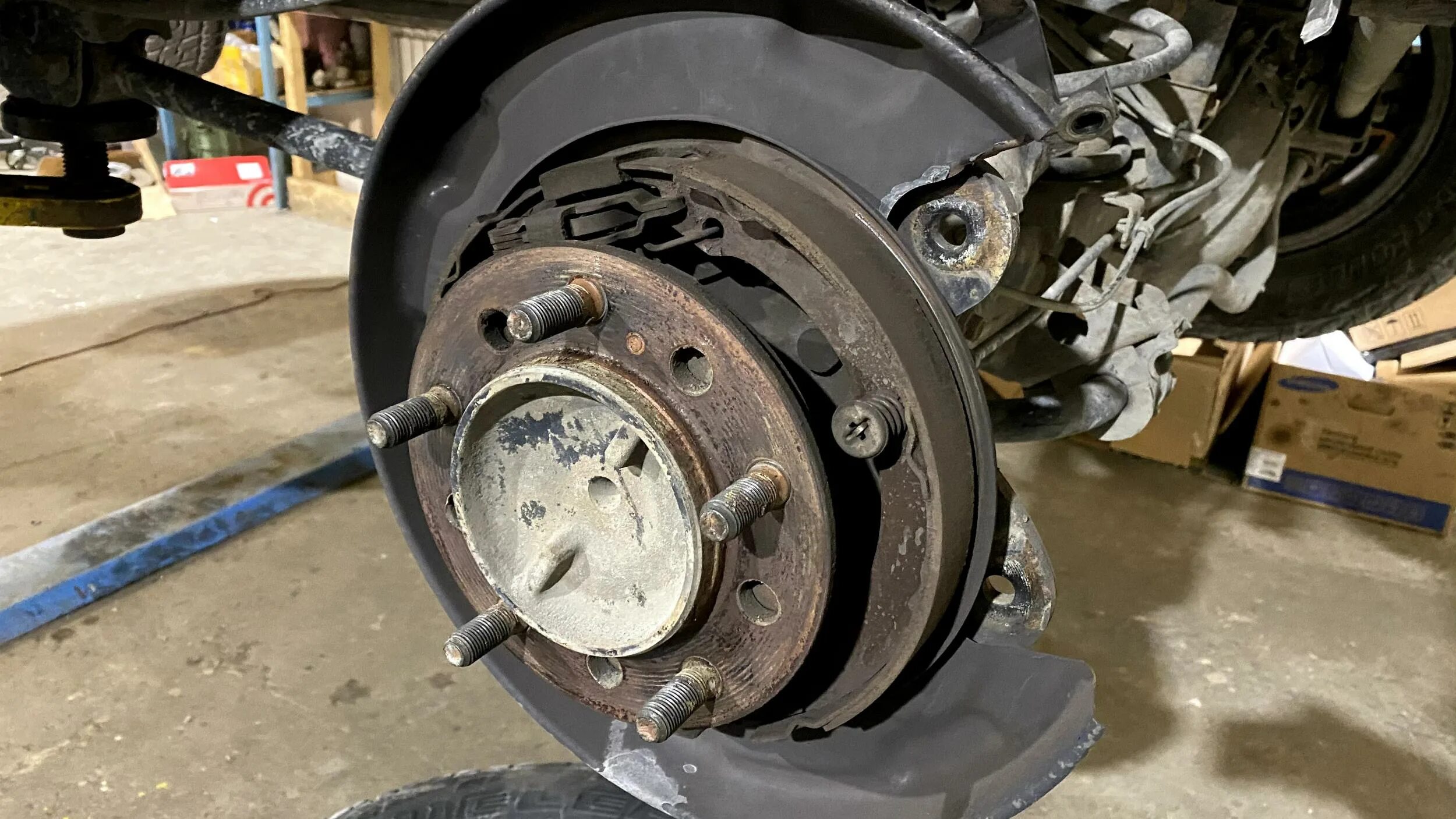 На сколько хватает тормозных. 5 задние колодки. Колодки тормозные передние лада х рей 1. На сколько хватает тормозных. На сколько хватает тормозных.