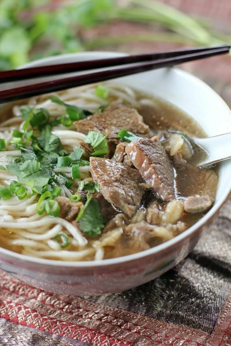 Китайская лапша Beef Noodle. Тайский нудл суп. Хайнаньский суп. Для супа.