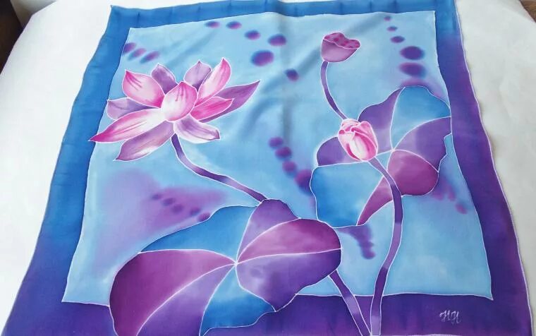 Изображение изделий выполненных в технике батика. Роспись по ткани. Холодный батик. Холодный батик техника. Батик платок.