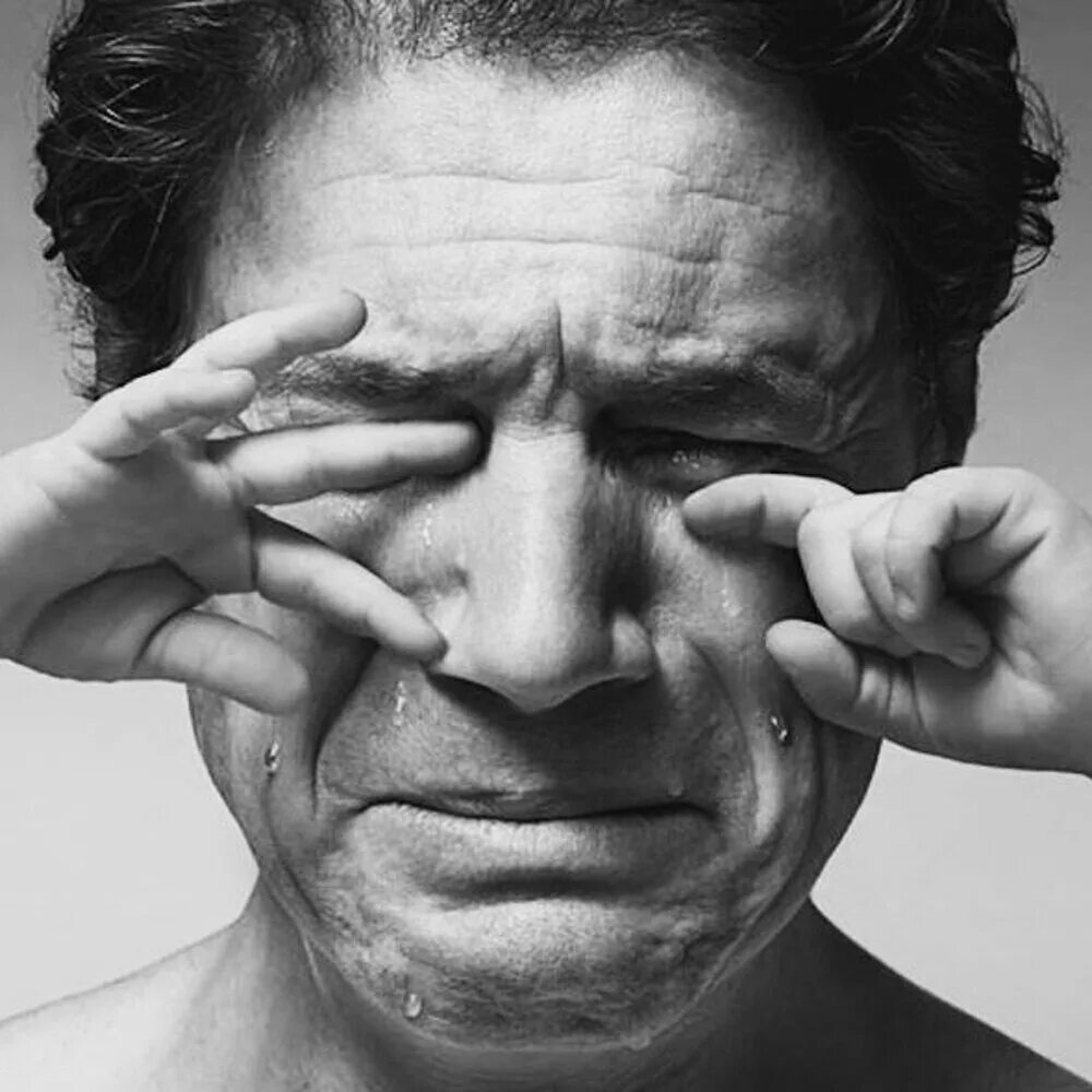 женщина плачет. отчаяние эмоция. девушка кричит и плачет. плачущая женщина. плачь или плач.