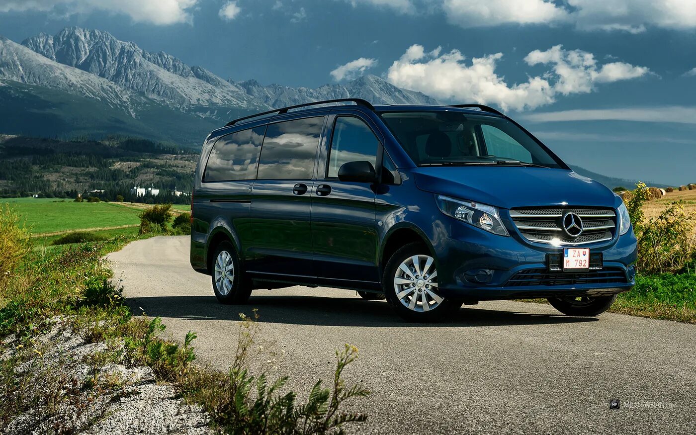 Вито ма. Mercedes-Benz Vito. Мерседес Вито Tourer. Минивэн Мерседес Вито. Мерседес Бенц Вито Турер.