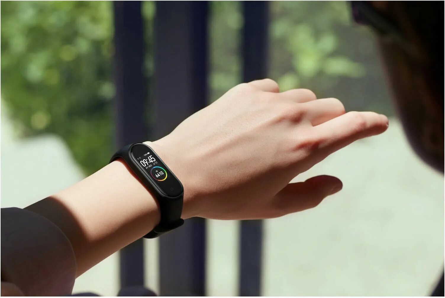 Потеряла фитнес браслет. Браслет Xiaomi mi Smart Band 4. Часы ксиоми 4 Band. Браслет на Ксиаоми банд 4 с. Xiaomi mi Smart Band 4 Xiaomi.