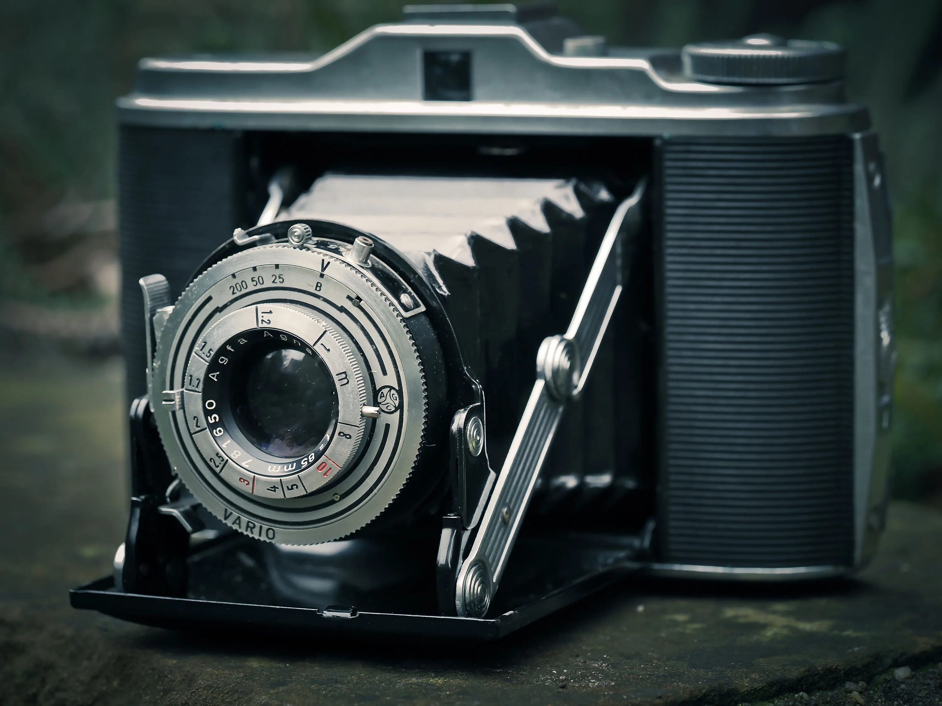 В каком году вышла камера. Фотоаппарат. Офтобпараст. Старый фотоаппарат. Современные фотоаппараты.