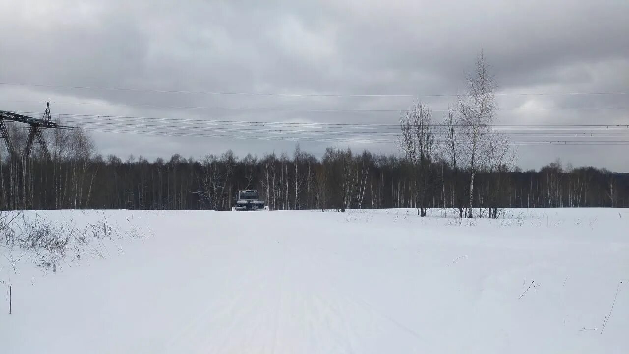 Ближняя пятерка. Лысая гора Москва горнолыжный спуск. Ратрак в Московской области. Снег Тудей Волкуша.