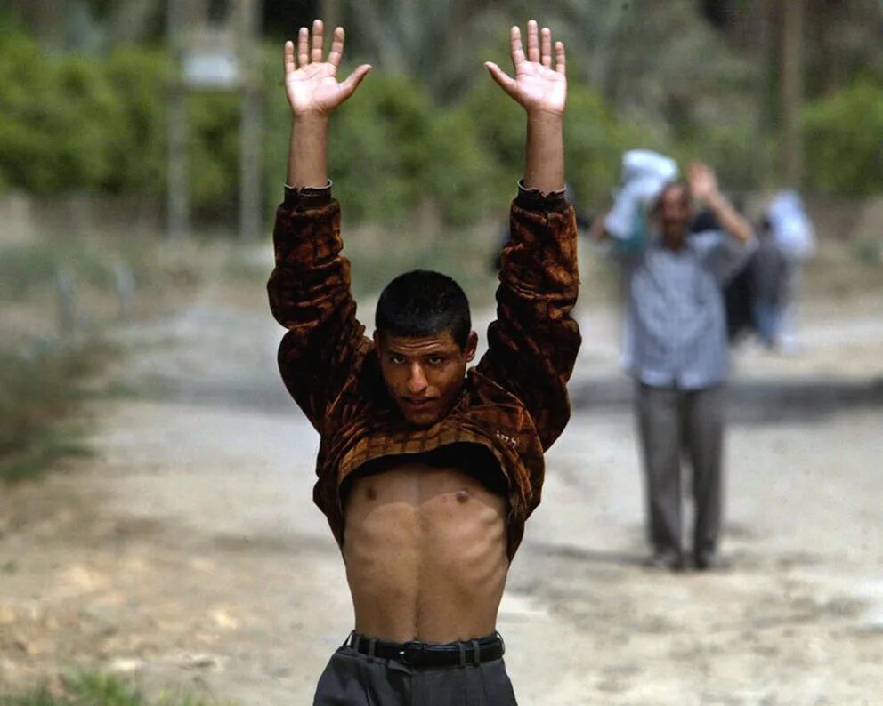 Жестокость 100. Винсент д’онофрио в фильме клетка. Жестокое обращение с макаками. Жестокость 100. Самые жестокие преступления.