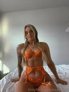 kaye2828 Nude OnlyFans Leaks.