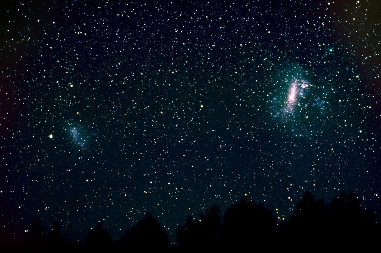 Большое магелланово облако какая галактика. Малое Магелланово облако Галактика. Малое Магелланово облако и большое Магелланово. Большое и Малое Магеллановы облака. Галактика Магелланово облако на ночном небе.