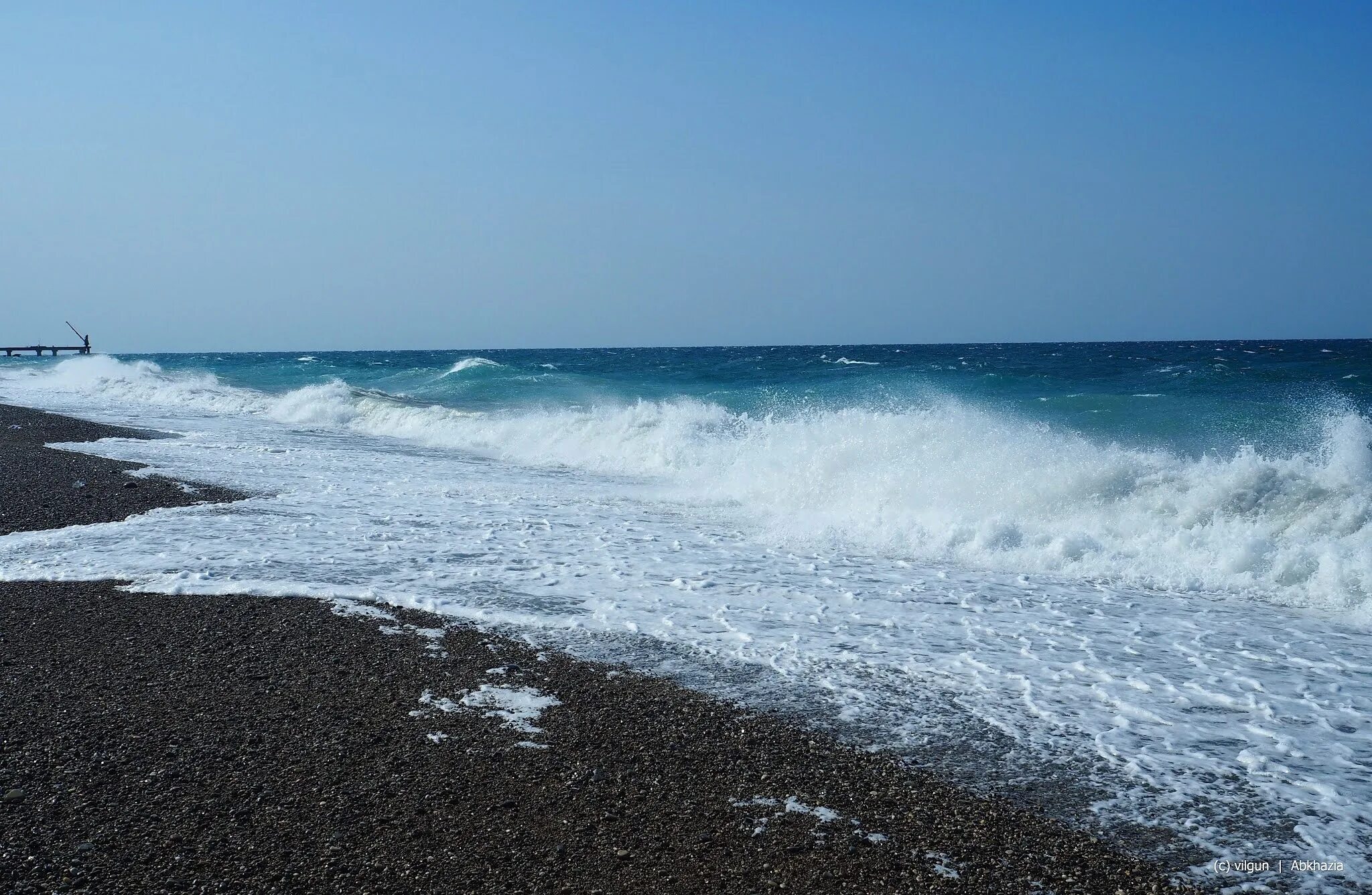 Абхазия черное море. Пицунда Абхазия шторм. Черное море Абхазия Пицунда. Черное море Абхазия Прибой. Особенно на берегу черного моря