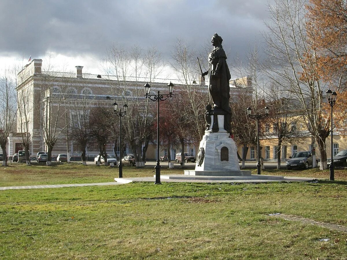 Ирбит одноклассники. Памятник екатерине ii (ирбит). памятник екатерине в ирбите. памятник екатерине 2 в ирбите фото.