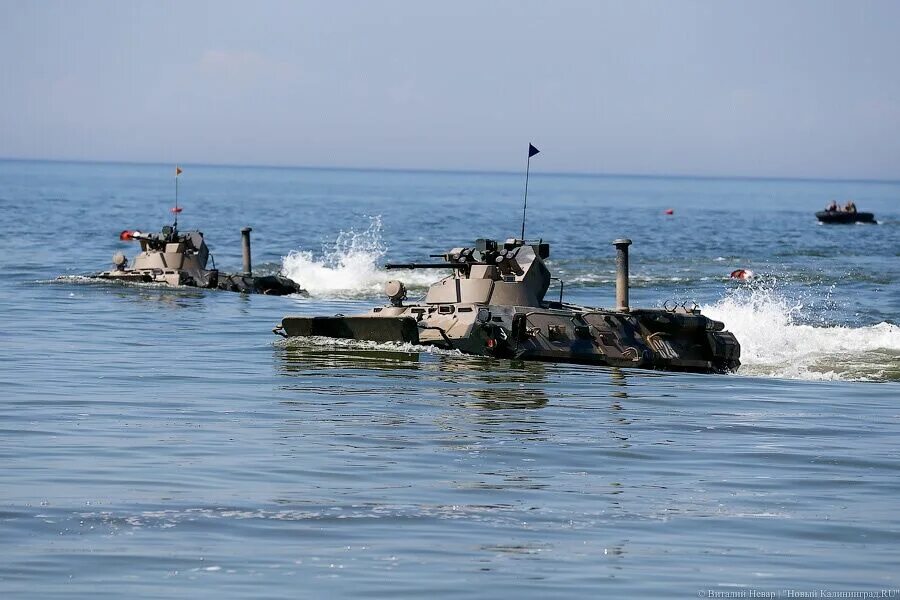 Морская пехота ВМФ России БТР 82 А. БТР 82 А морская пехота ЧФ. БТР-82а морской пехоты Балтийского флота. БТР 80 плавает.