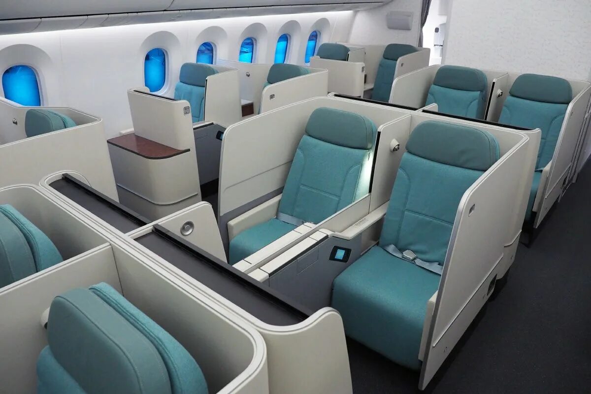 Класс эйр. Кореан Эйр бизнес класс. Кореан Эйр 787. Korean Air Seat. Кореан Эйр первый класс.