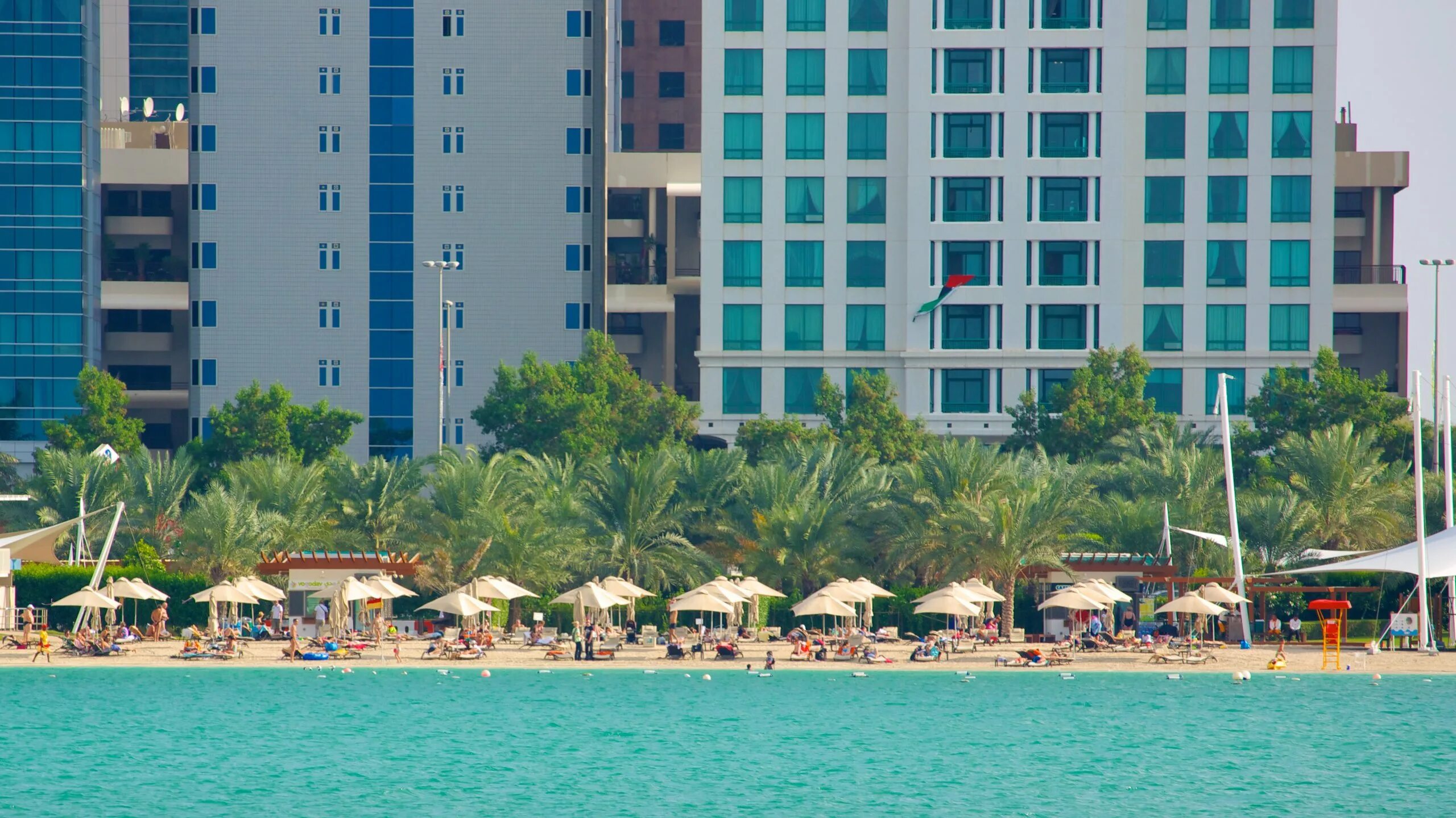 Corniche Abu Dhabi. Корниш отель Абу Даби. Corniche Hotel Abu Dhabi 5 Абу Даби. Radisson Blu Hotel & Resort Abu Dhabi Corniche 5* пляж.