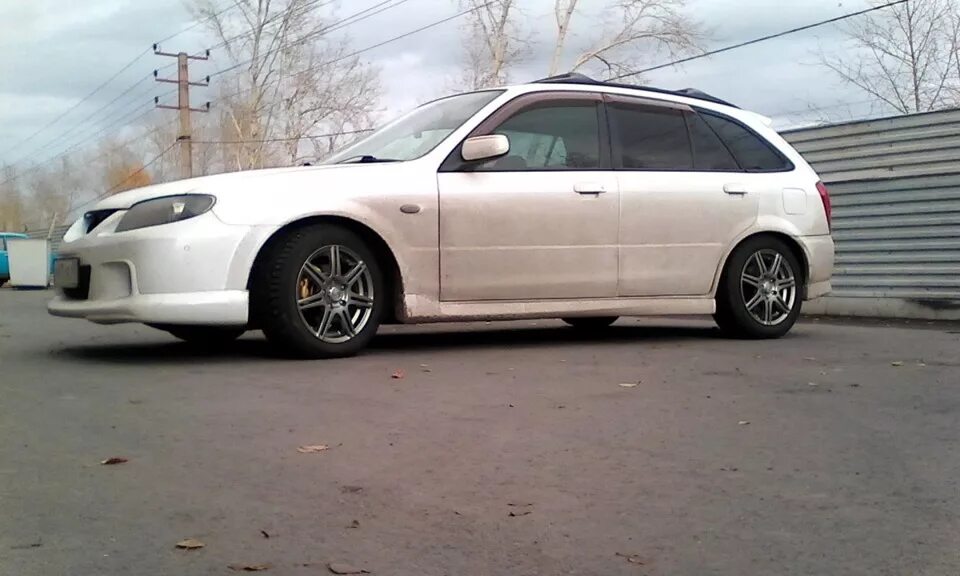 Mazda familia s-wagon sport 20. Mazda familia диски. Mazda familia на r17. Mazda familia диски. Мазда фамилия на дисках.