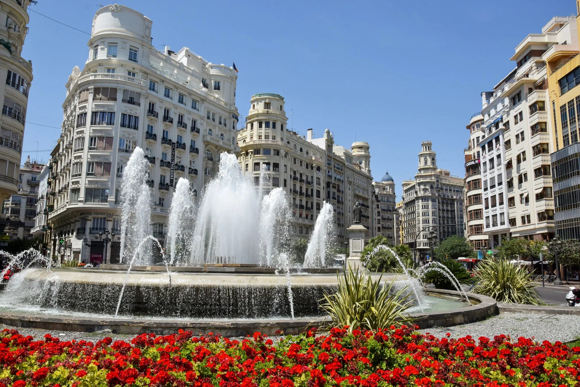 Валенсия испания. Италия валенсия. Испания (валенсия) кампельо. Испания валенсия улочки. Валенсия испания.