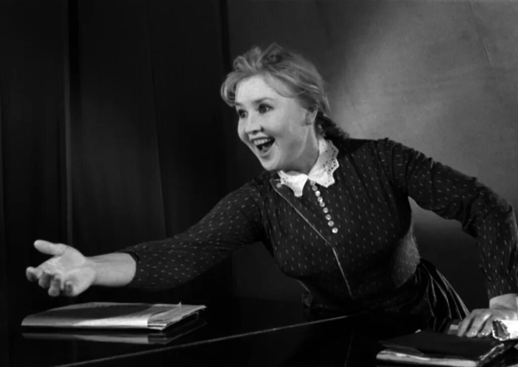 исполняет бурлакова фрося вдоль по питерской. фрося бурлакова приходите завтра. исполняет бурлакова фрося. исполняет бурлакова фрося. вдоль по питерской фрося бурлакова фильм.