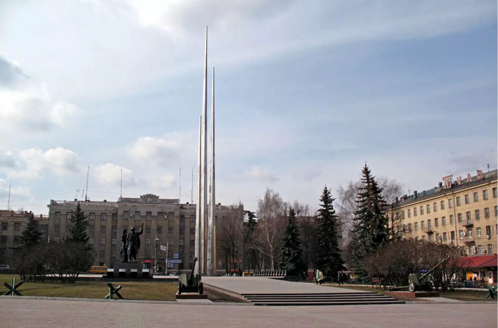 Три штыка тула. Мемориал три штыка тула. памятник три штыка в туле. тула площадь три штыка. монумент в честь героев-защитников в туле.