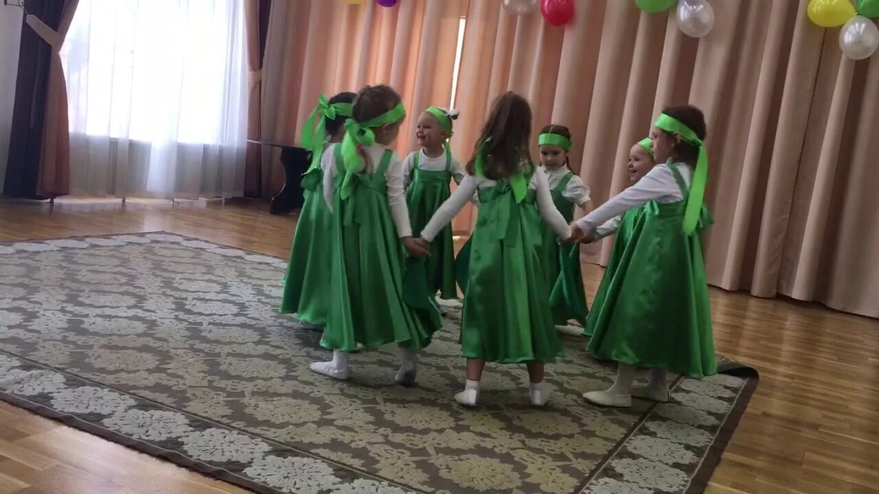 Танец березки в детском саду. Детский танец березонька. Детский танец березонька. Костюмы для детского танца березки. Детский костюм березки.