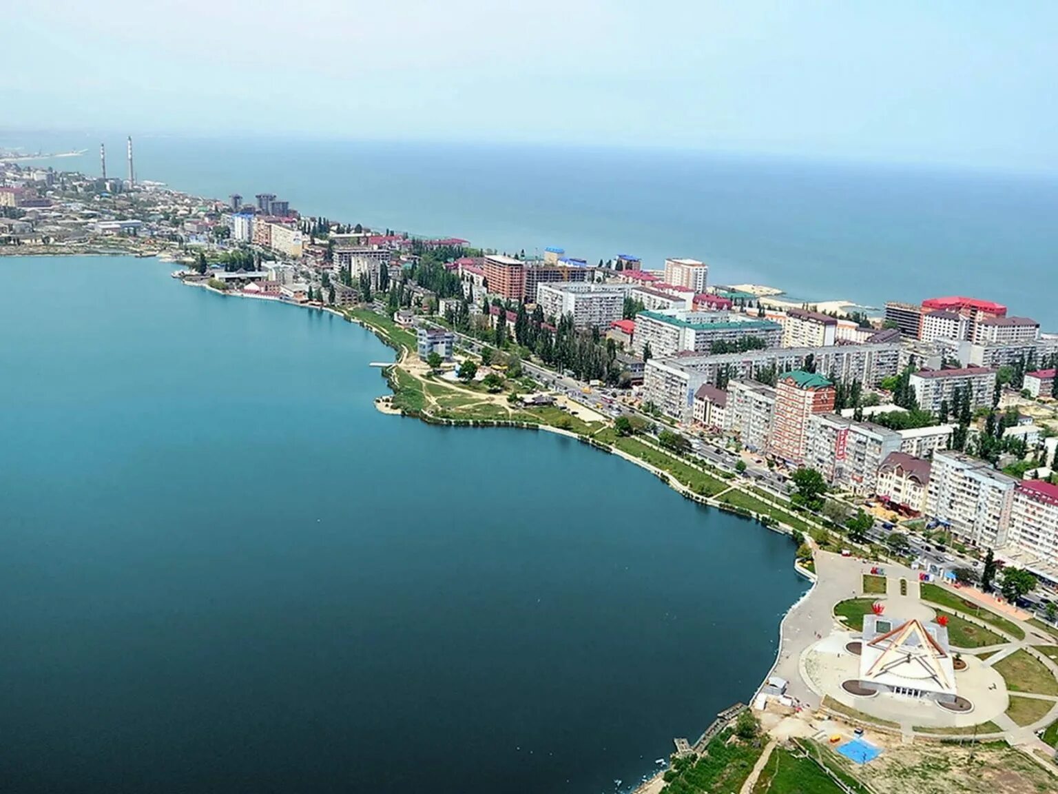 Сепараторный махачкала парк. Состав мэрии махачкалы. Нецтр горла махачкала удица. Проект моя малая родина город махачкала. Проект про дагестан город махачкала.
