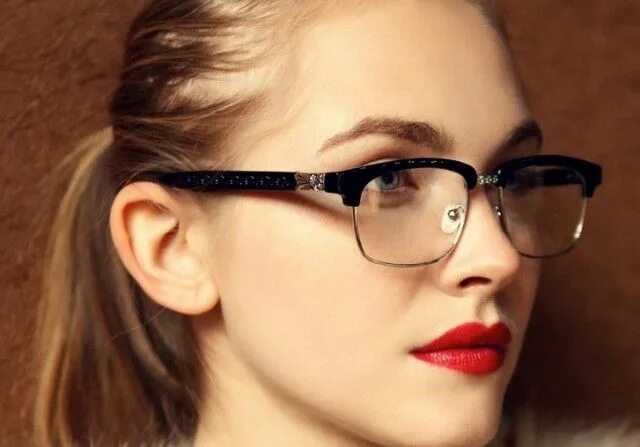 Стиль оправы для очков. Очки prada 2022. Очки для зрения на леске. Стильные очки для зрения. Очки для зрения модные.