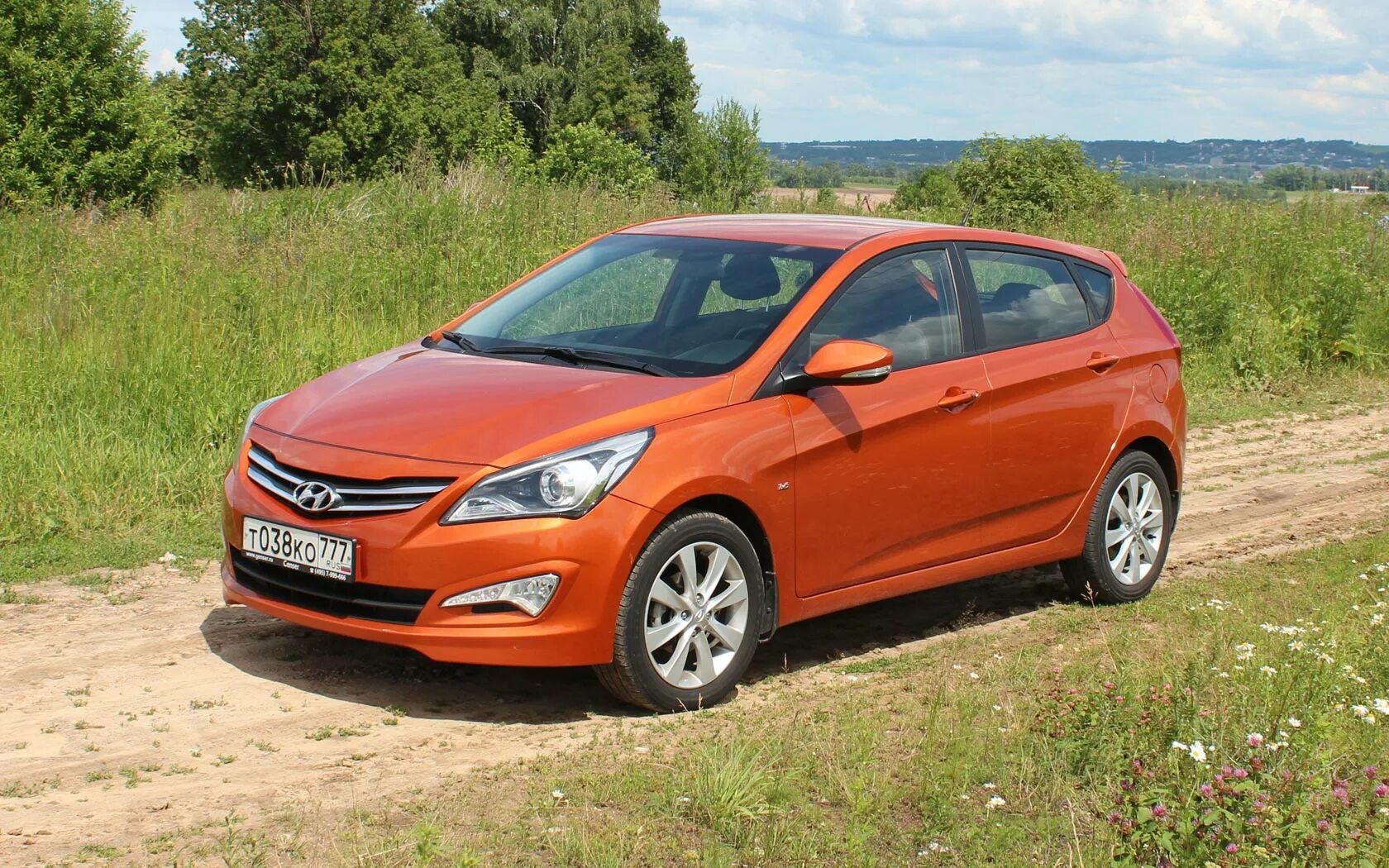 Хендай солярис 1 хэтчбек. Hyundai Solaris Hatchback 2014. Hyundai Solaris хэтчбек. Hyundai Solaris 2011 хэтчбек. Hyundai Solaris 2022 хэтчбек.