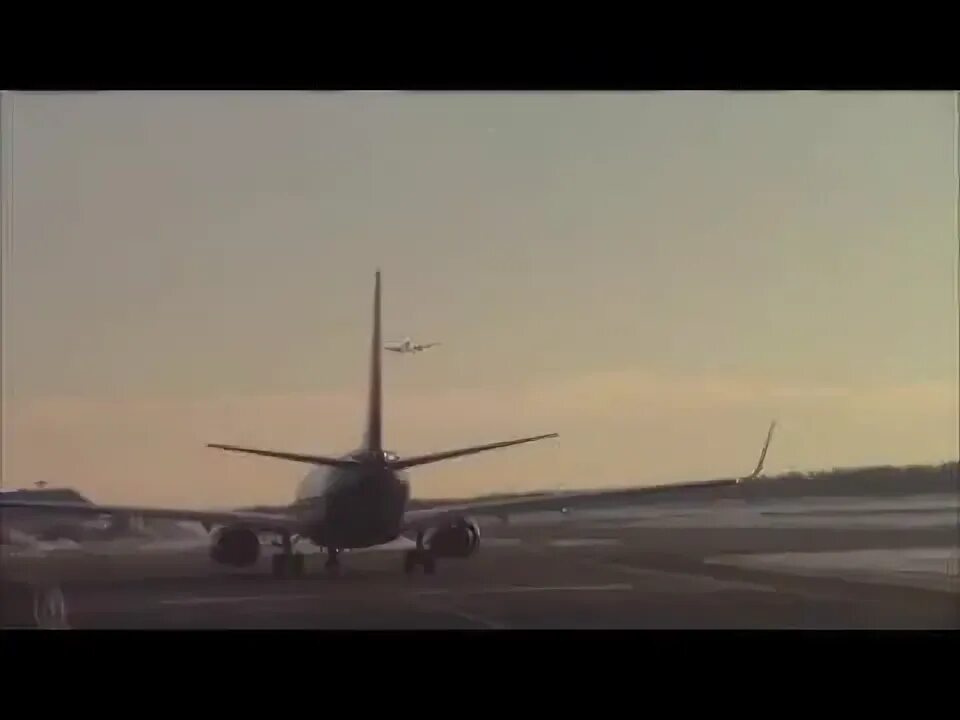 Самолет кисловодск. Взлёт с минеральных вод. Минводы посадка самолета. Взлёт с минеральных вод. Самолет приземлился в минеральных водах.