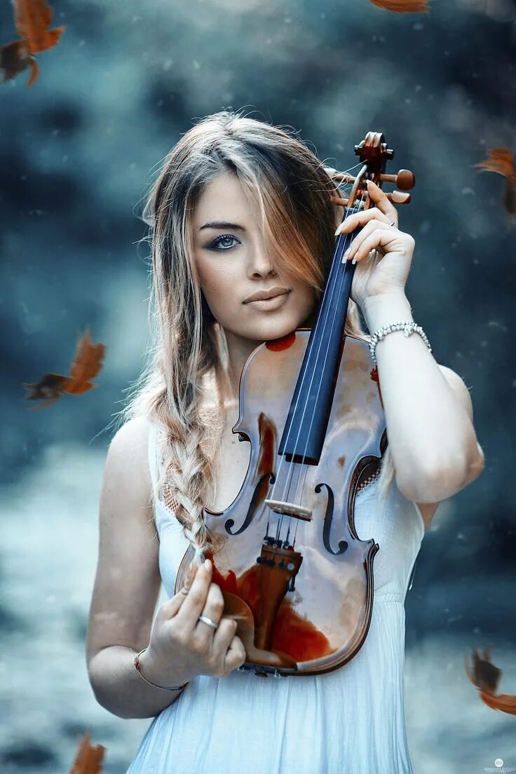 Девушки со скрипкой. Красивые девушки скрипачки. Красивая девушка со скрипкой.