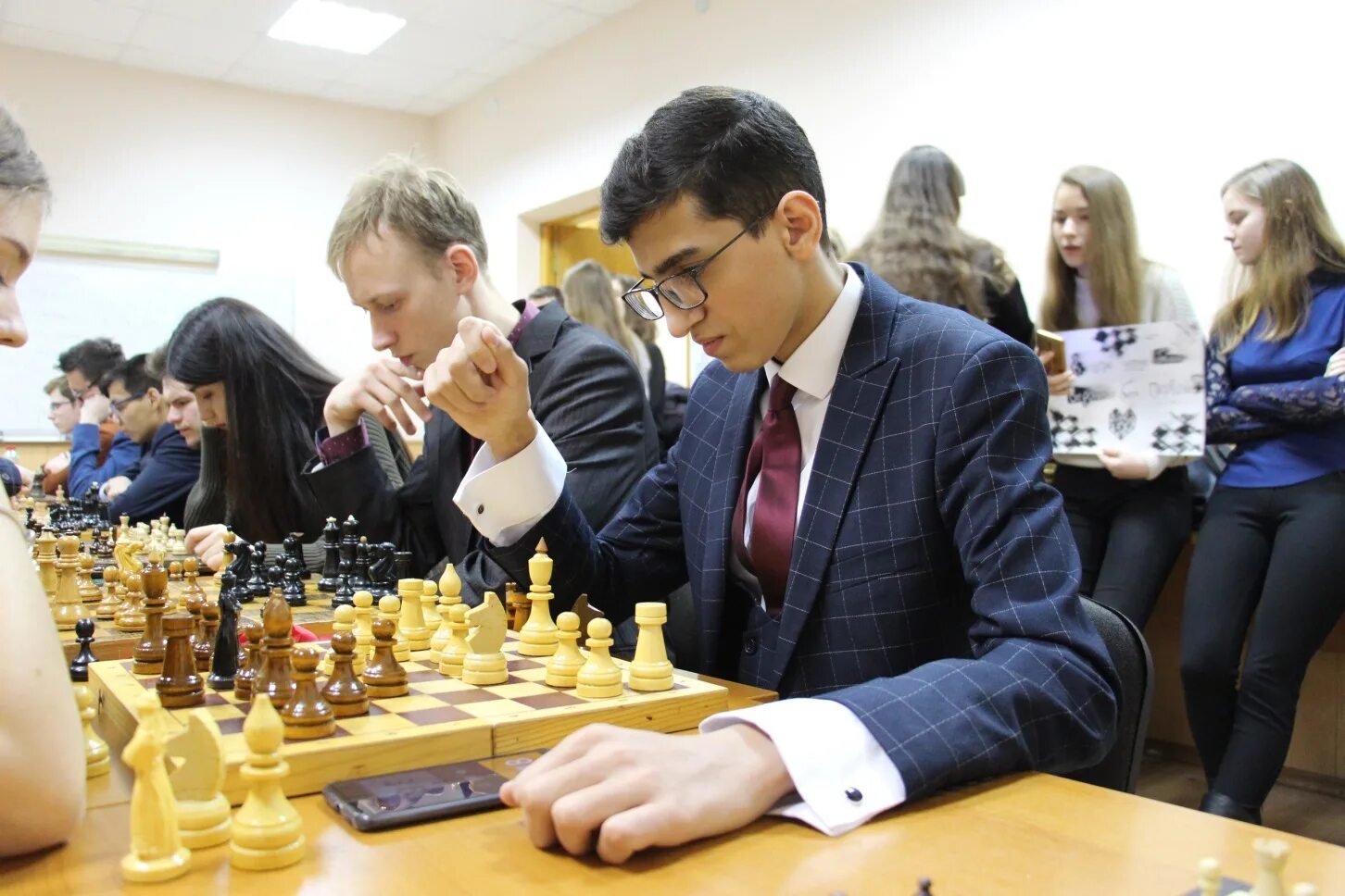 Амбер-турнир по шахматам 2008 года. Соревнования по шахматам для детей. Шахматные турниры сегодня. Шахматные турниры сегодня. Закиров муса шахматы.