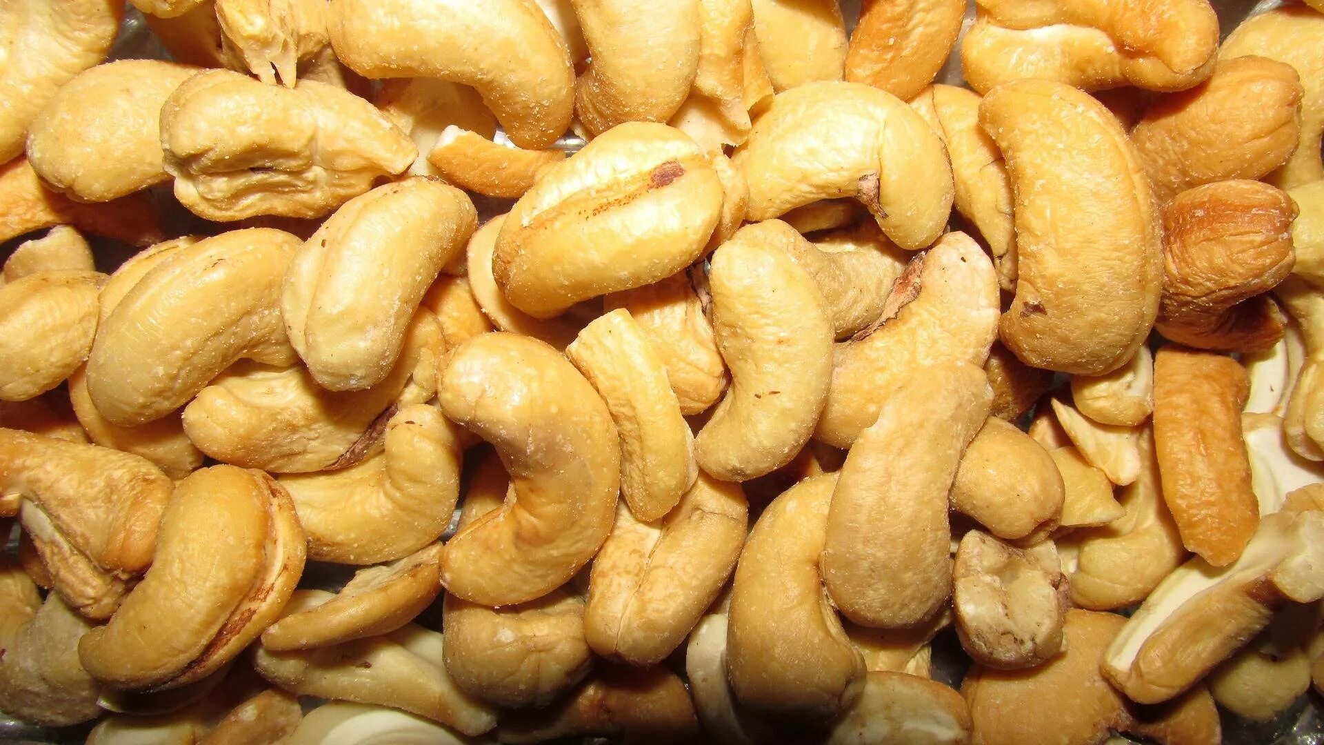 Орехи при повышенном сахаре. Грецкие кешью кедровые. Арахис кешью. Кукурузные орехи. Орех похожий на кешью но большой.