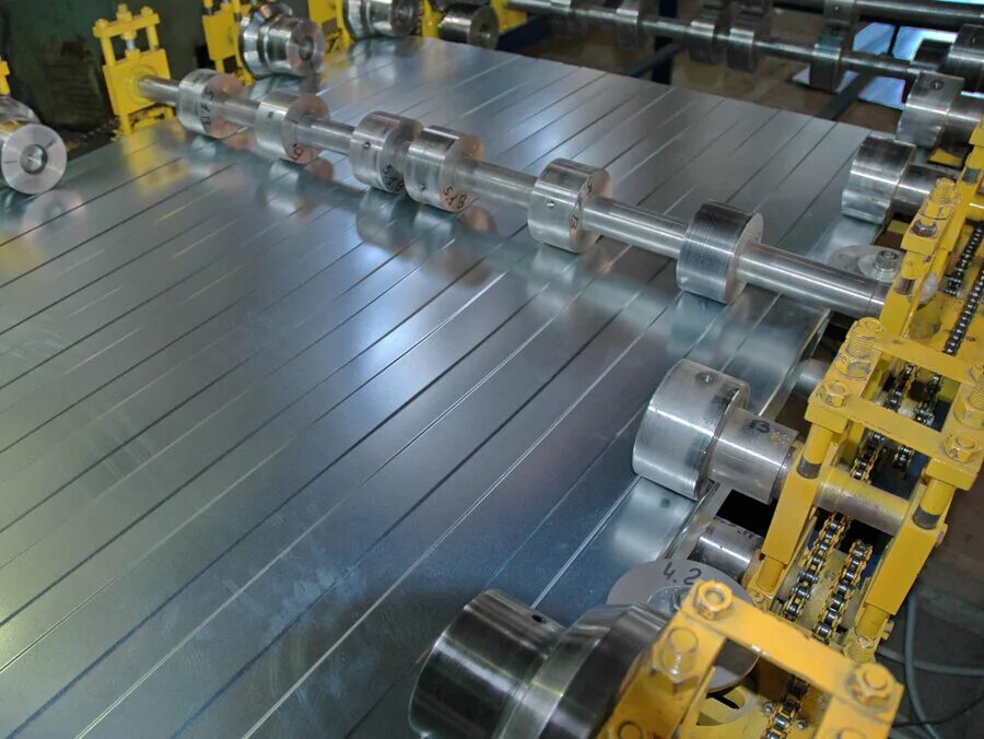 готовый бизнес станок. спецмехстрой липецк. 6. станок для изготовления металлосайдинга. оборудование для разматывания металлических рулонов.