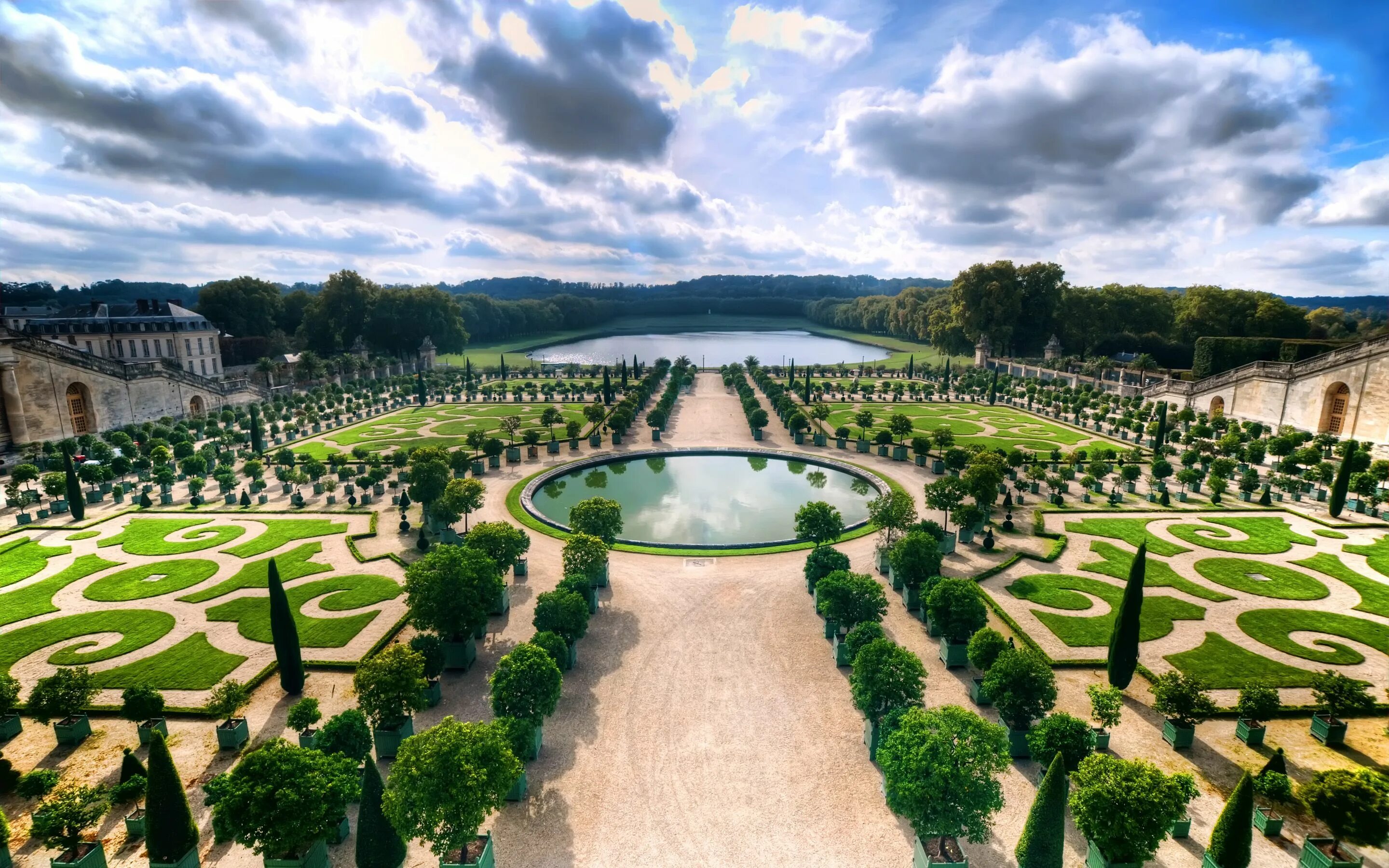 Версаль первый. Андре Ленотр Версаль. Версальский парк в Версальском Дворце. Андре Ленотр парка Версальского дворца. Андре Ленотр. Версаль фонтан.