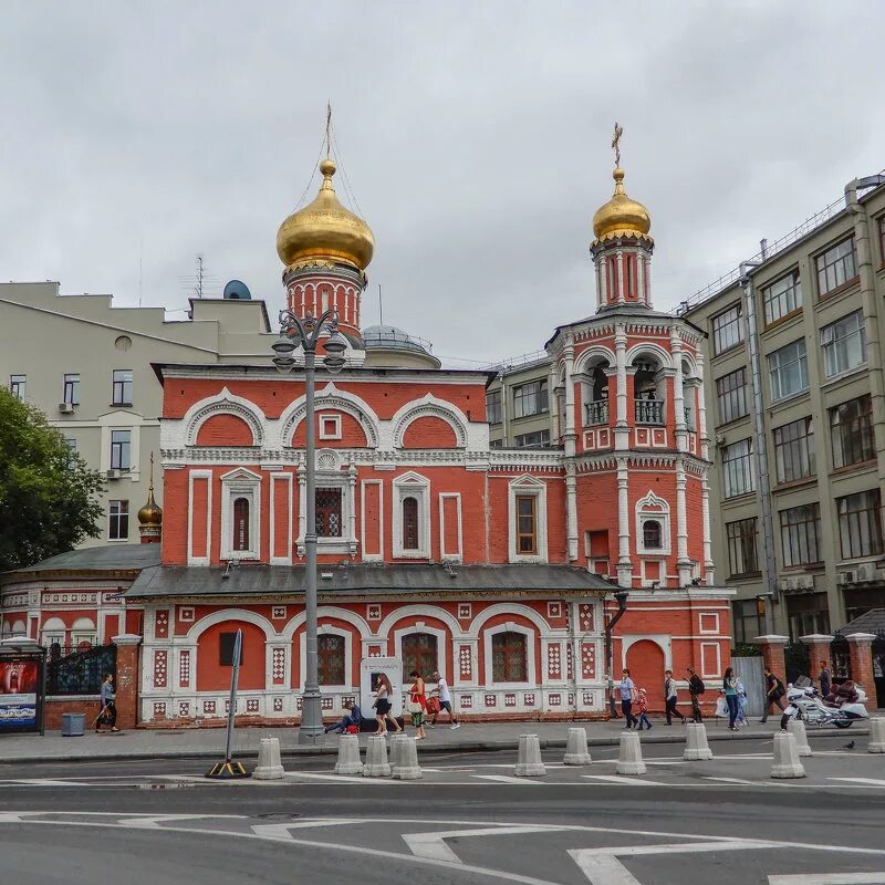храм петра и павла на кулишках в москве. отец николай церковь на кулишках. рахмановская церковь расписание служб. храм на кулишках расписание. храм на кулишках расписание.