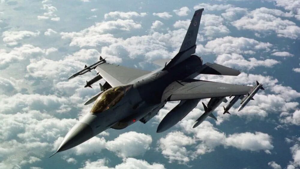 Шанс для истребителя. F16 ВВС Израиля. Истребители f-16 ВВС США. F 16 РЭБ. Истребитель ф 16 ВВС Украины.