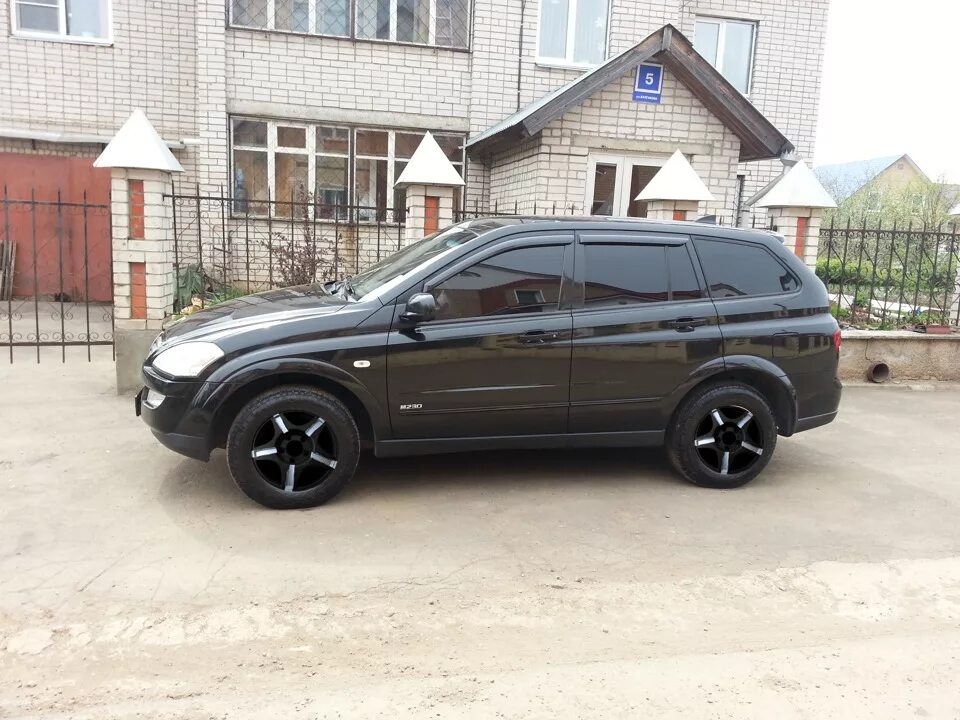 SSANGYONG Kyron на дисках r20. SSANGYONG Kyron 18 диски. SSANGYONG Kyron диски r18. Диски r18 ССАНГЙОНГ Кайрон.