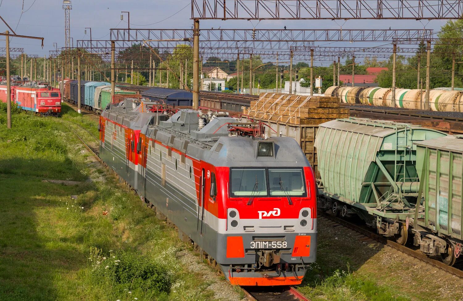Локомотив железнодорожный. Электровоз вл 86. Электрички и электровозы. Постановка локомотива. Постановка локомотива.