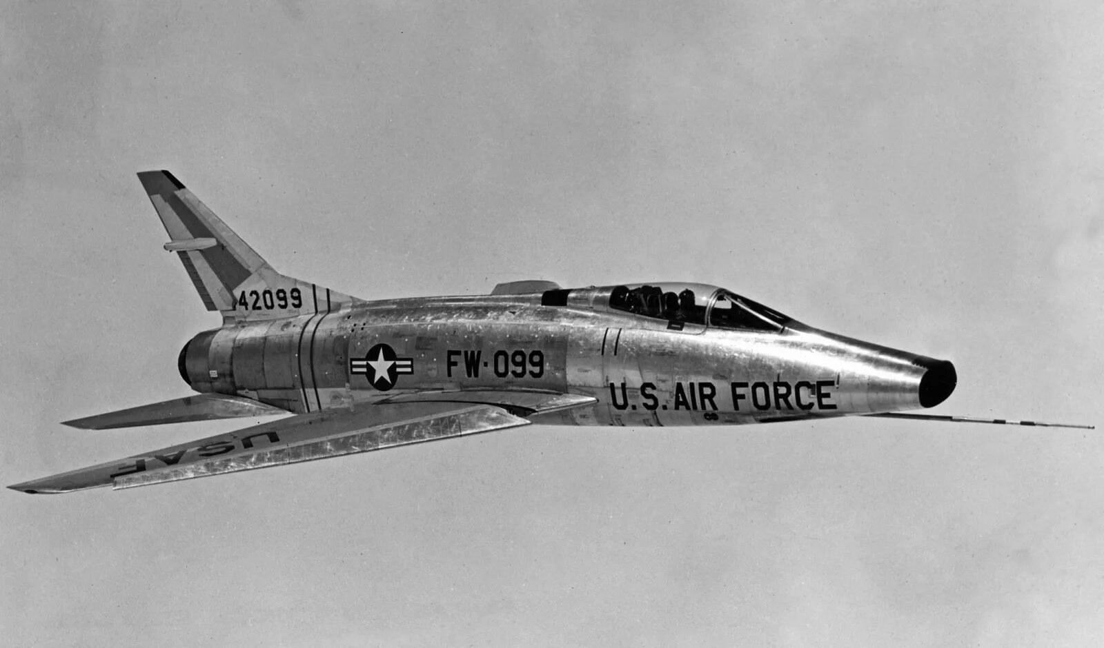 F 100. F-100 super sabre. north american f-100a/c super sabre. самолет ф100 супер сейбр. норт америкэн f-100.