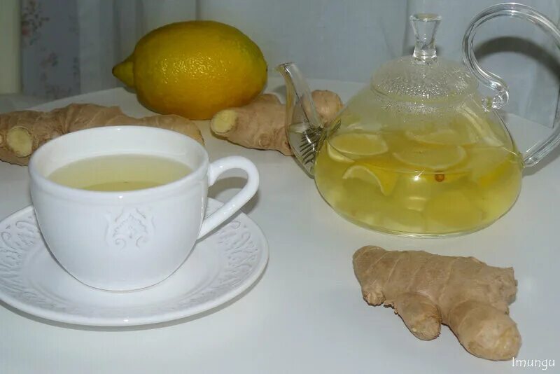 Добавляю в чай лимонную кислоту. Имбирный чай. Имбирно лимонный чай. Имбирный чай с лимоном. Имбирный чай в чайнике.