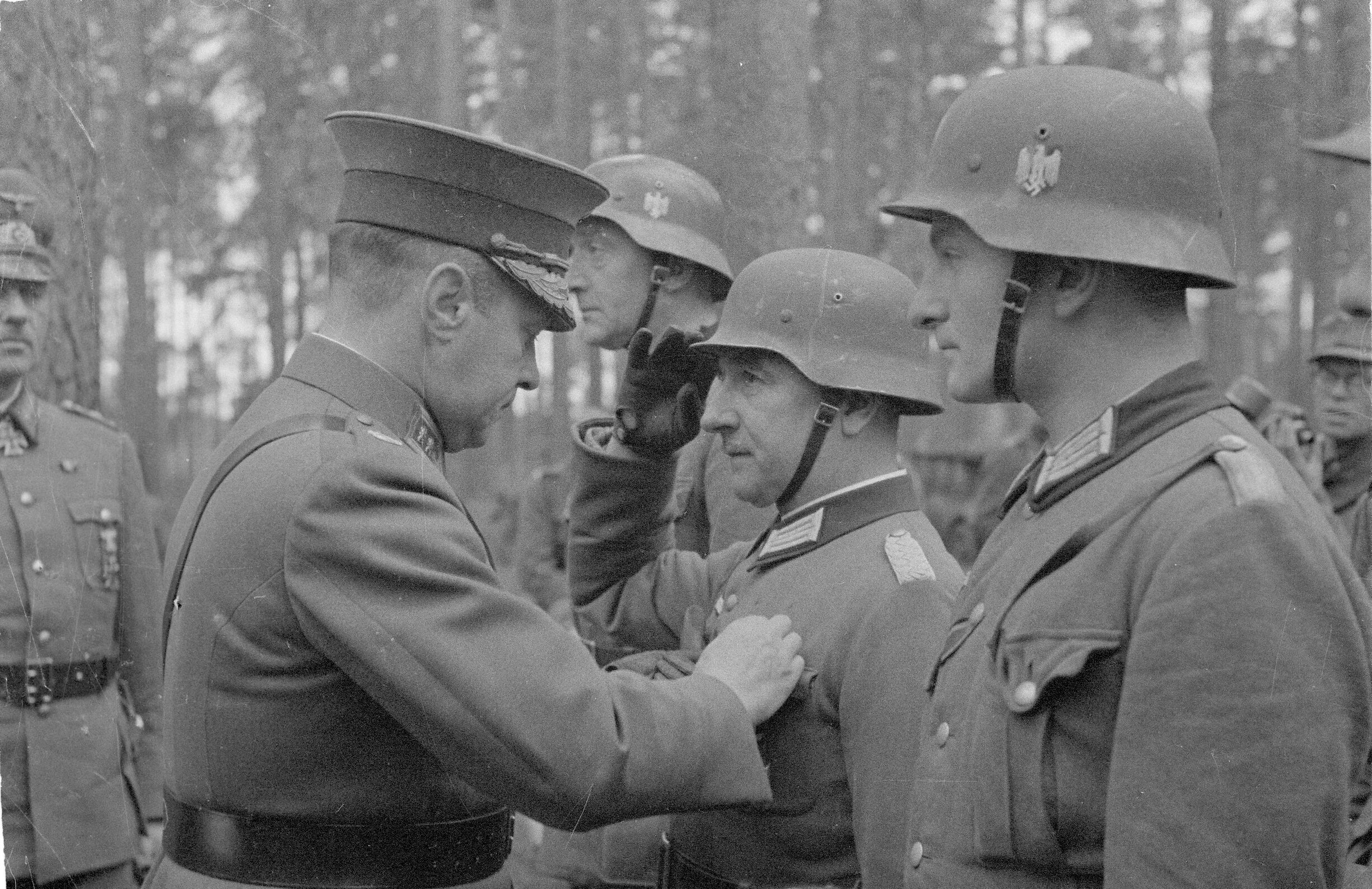 Германия между войнами. Аксель-Эрик Хейнрикс. Армия немцев 1941. Фото офицеров вермахта и СС 1941-1945. Советско-финская война 1941-1944 годов.