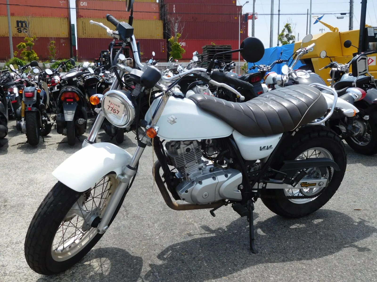 Suzuki van van 200. Мотоцикл сузуки 200. Suzuki 200 кубовый. Сузуки vanvan 400-3. Мотоцикл сузуки 200.