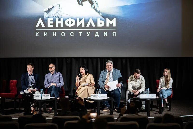 Золотая коллекция ленфильма программ. Генеральный директор ленфильма. федор щербаков ленфильм. пресс-конференция на киностудии. работники ленфильма.