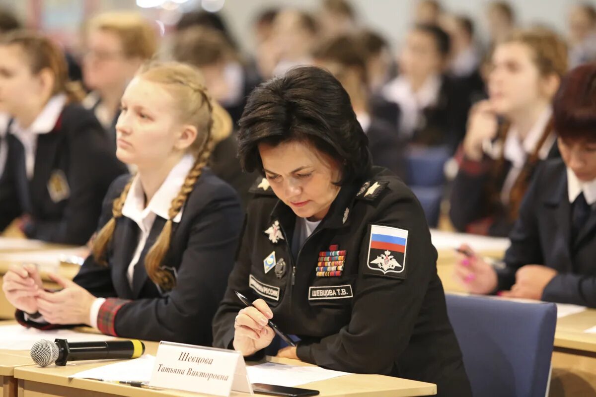 Библиотека пансиона воспитанниц мо рф. Воспитанницы министерства обороны сиреневая форма. Институт воспитанниц министерства обороны в спб название. Пансион воспитанниц минобороны рф рукопашный бой. Татьяна шевцова минобороны.
