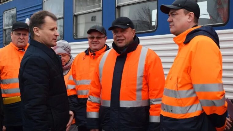 Поезд отправился из санкт-петербурга. Ржд 2023. Сход поезда в новках. Логотип московского экспортного центра. Новости гжд.