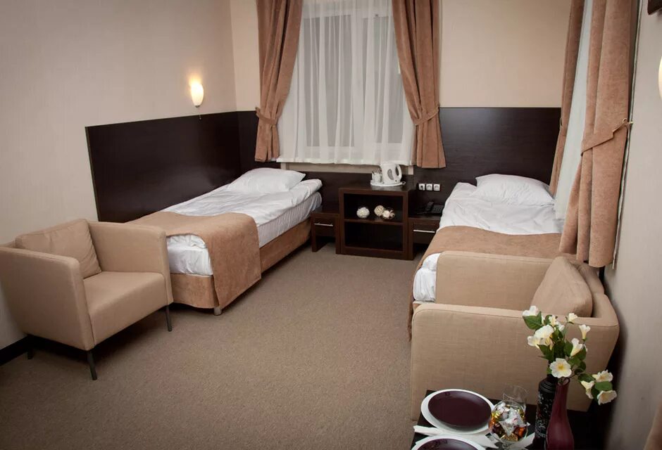 Mirotel resort & spa. Телефонные номера. Номер телефона на двоих. Номер в гостинице. Erunin hotels group.