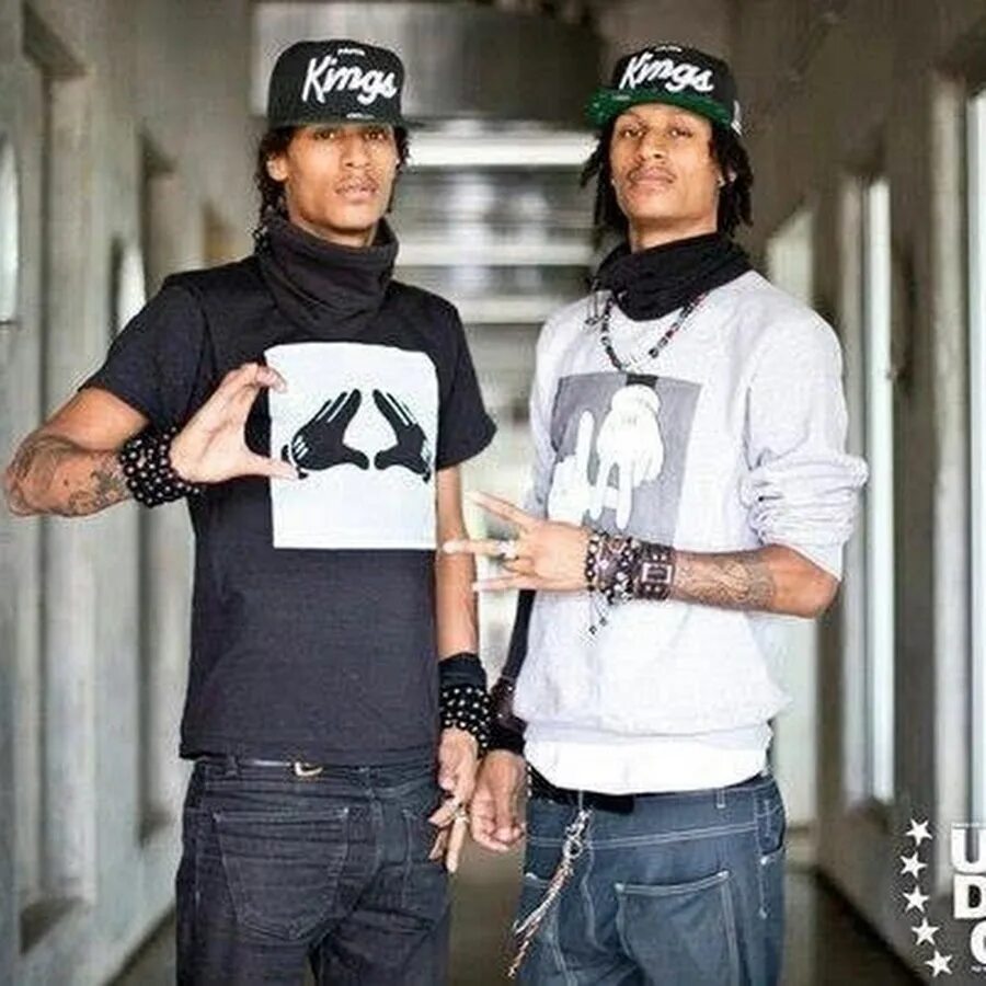 Les twins обои. Tm twin. Les twins фото. Tm twin. Al twins by.