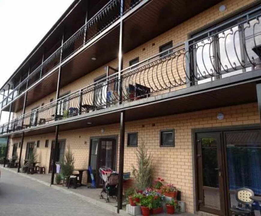 Чапаева 26 ейск. Ейск гостиницы у моря. Мирана ейск гостевой дом. Ейск гостевой дом у моря. Ейск жильё у моря.