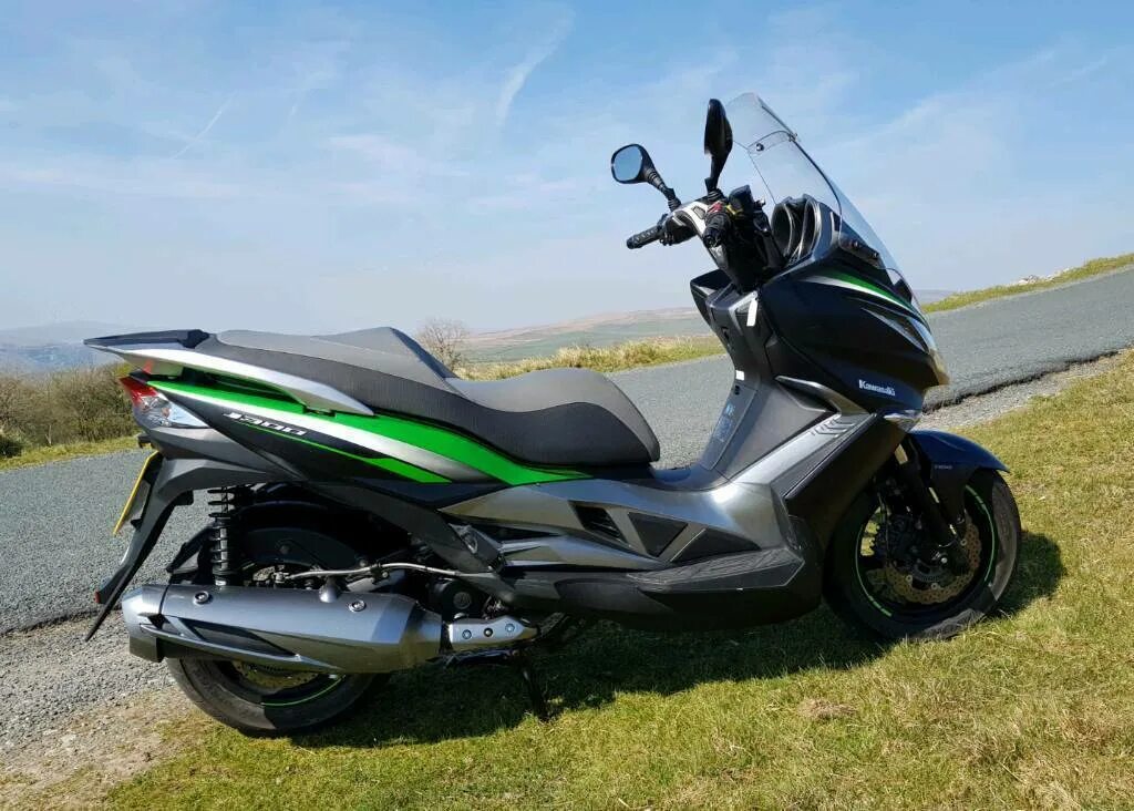 Скутер Кавасаки j300. Кавасаки j300 мопед. Kawasaki Ninja j300 750. Kawasaki Ninja j300 2011г. Скутер 300 кубов