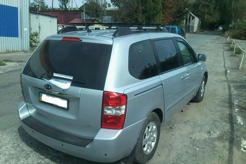 Киа карнивал с пробегом россия. Kia Carnival 2008. Kia Carnival 2008 Red. Kia Carnival 2008 зеленая. Кия Карнивал 2008 резина.