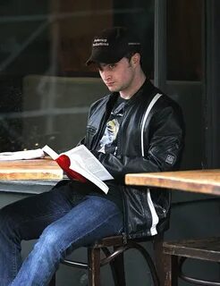 Звезды читают книги